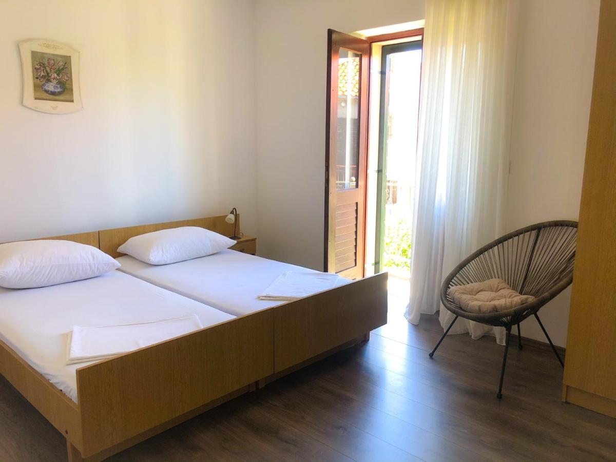 Apartmani Bepina Supetar Extérieur photo